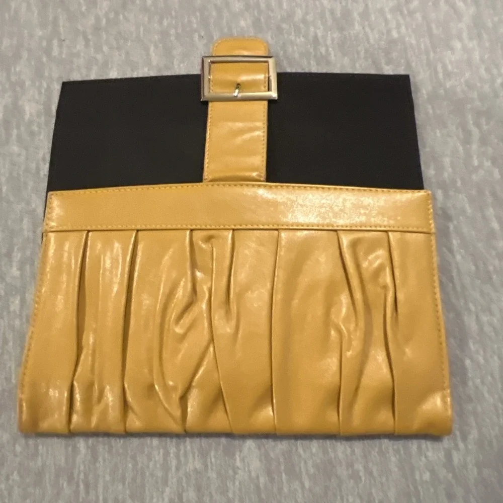 Miche Classic Magnetic Purse Shell Only She'll‎ Vivian Mustard Yellow Medium EUC